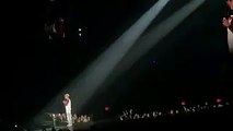 Así regañó Justin Bieber a una fan durante un concierto