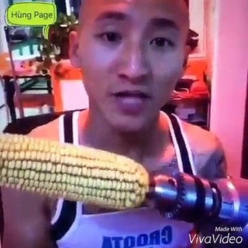 Hombre realiza el reto del maíz y se queda sin dientes | Man makes the challenge of corn and remains toothless