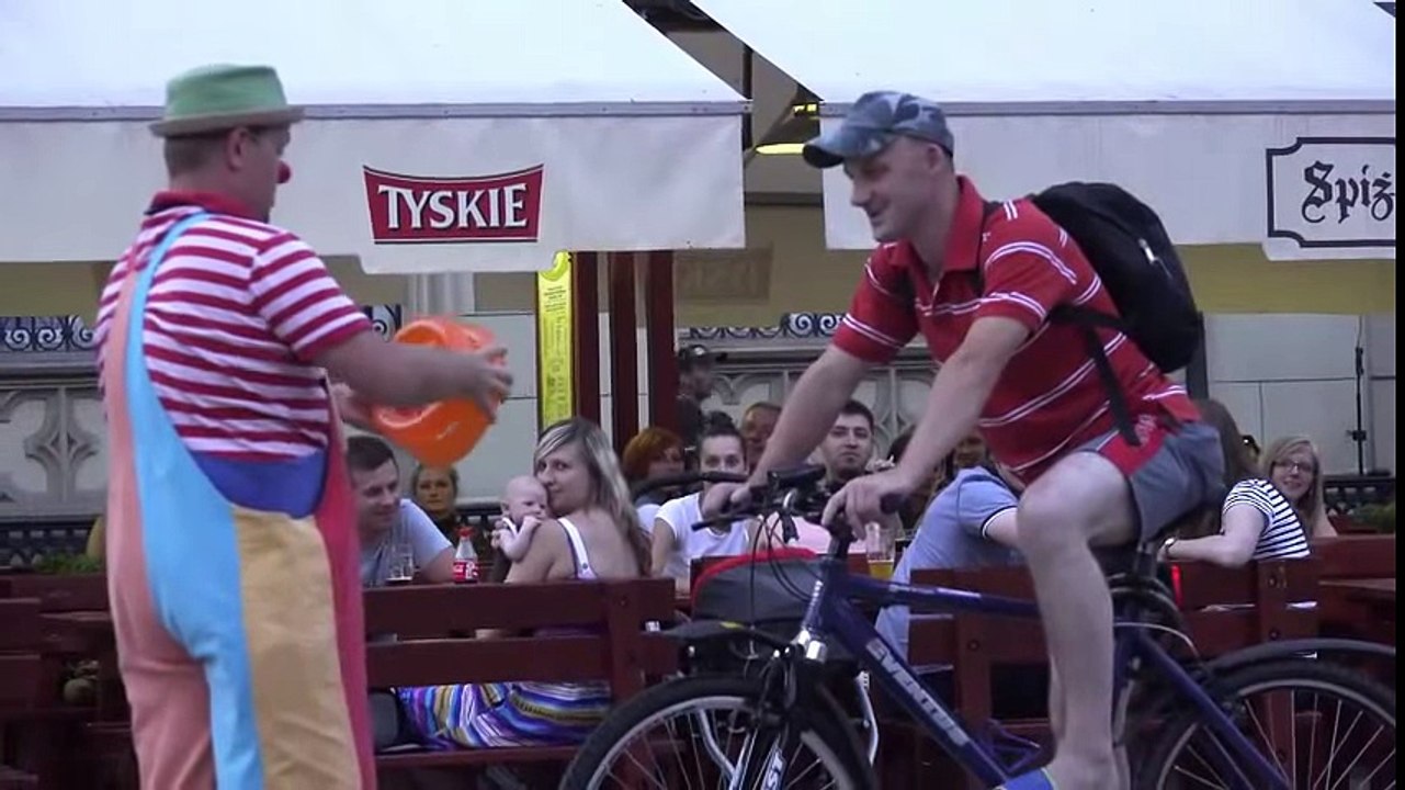 Schau  mal was hat das perssonean an der Strasse gemacht Volg 3