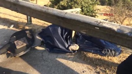 İzmir Otomobil Kamyonetle Çarpıştı: 2'si Çocuk Toplam 3 Ölü