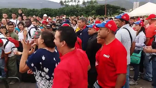 Grupo de chavistas insultaron a militares y policías colombianos en la frontera