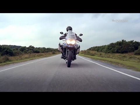 Triumph apresenta novas Explorer 1200 e Speed Triple R 1050