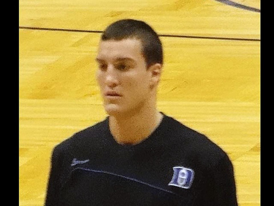 Miles Plumlee re-signs with Bucks for reported four years, $52 million
