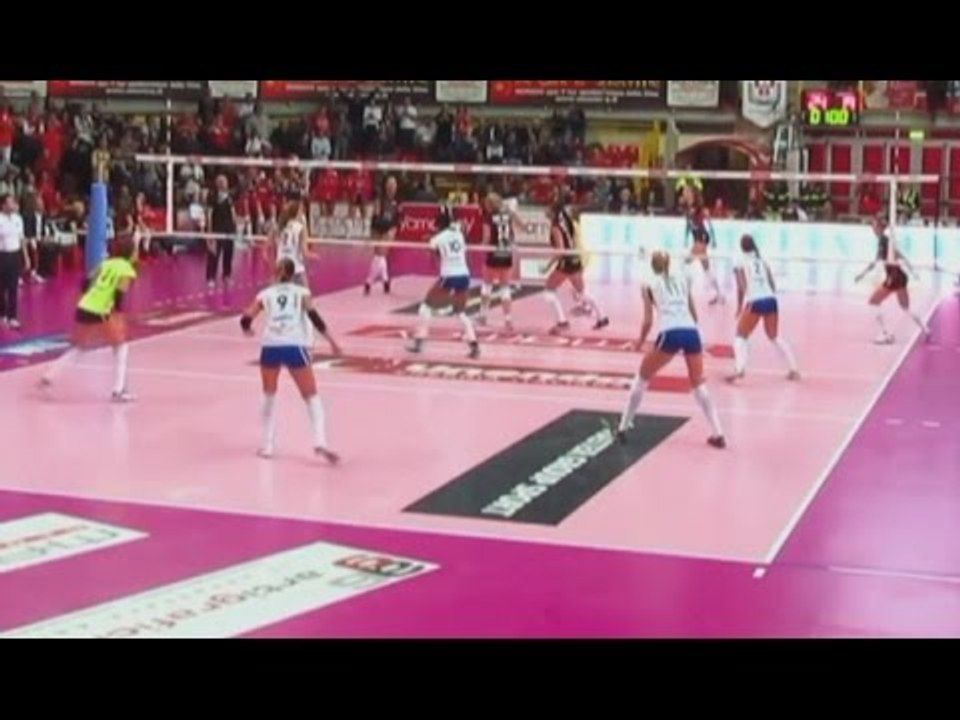 Forlì - Pallavolo, finte sponsorizzazioni: scoperta frode fiscale milionaria (18.07.16)