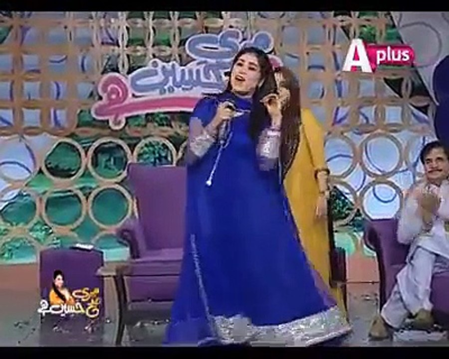 Qandeel baloch in APLUS morning show singing