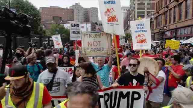 Los anti Trump toman los alrededores de la Convención Nacional Republicana