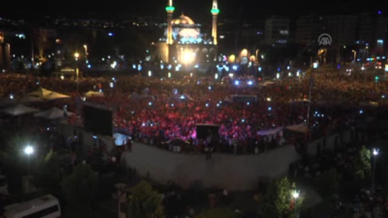 Fetö'nün Darbe Girişimine Tepkiler