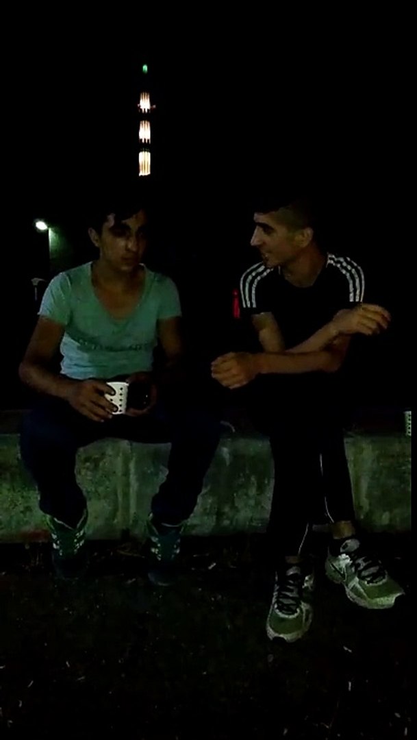 Demlenirken Lamba Altında