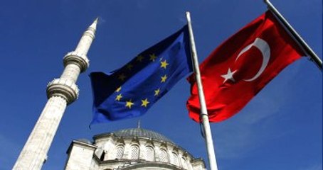 AB Komiseri: "Türkiye Vize Serbestisini Bu Yıl İçinde Alamayabilir"