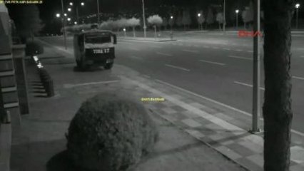 Cumhurbaşkanlığı Sarayı Önünde Yaşananlar - Darbeci Askerlerin ve Helikopterden Ateş Açılması