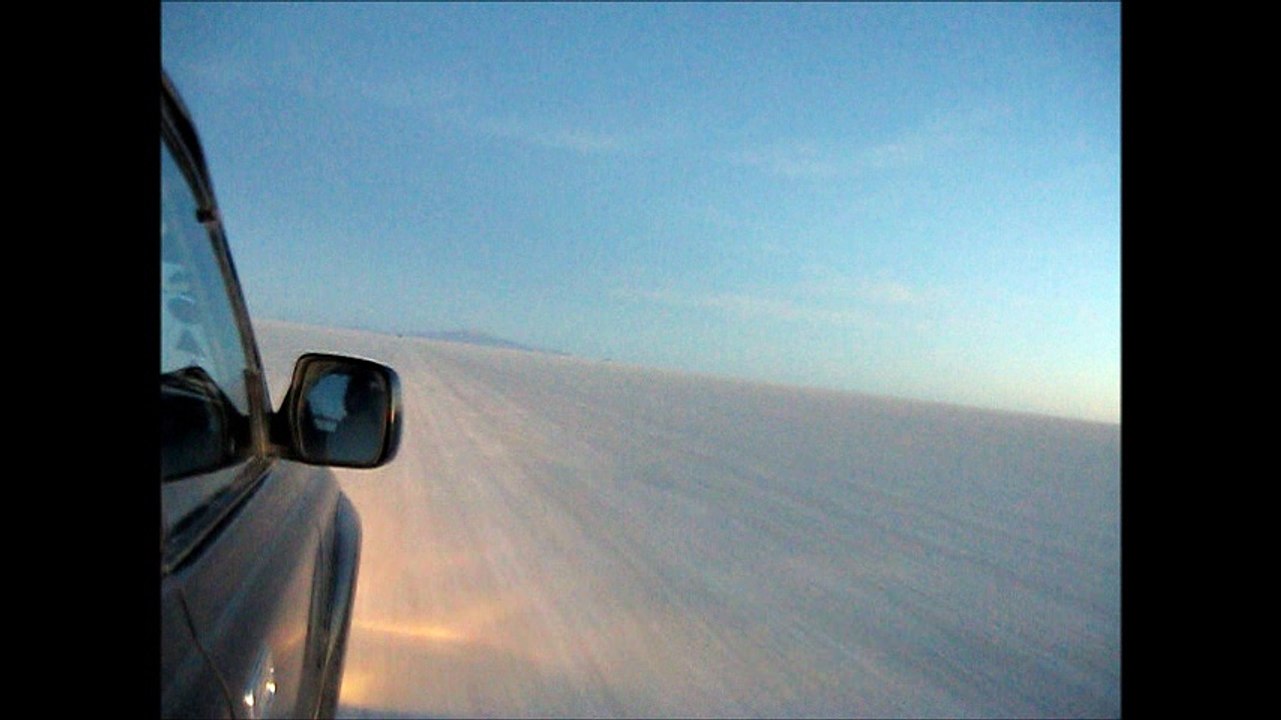 4X4 sur le salar de Uyuni