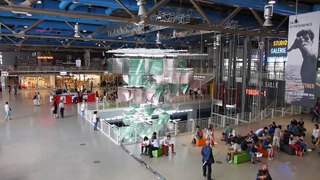 Haegue Yang investit le Centre Pompidou de ses installations monumentales