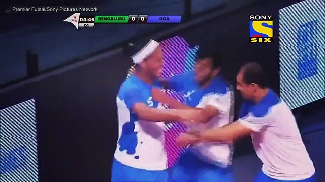 Le superbe quintuplé de Ronaldinho en futsal