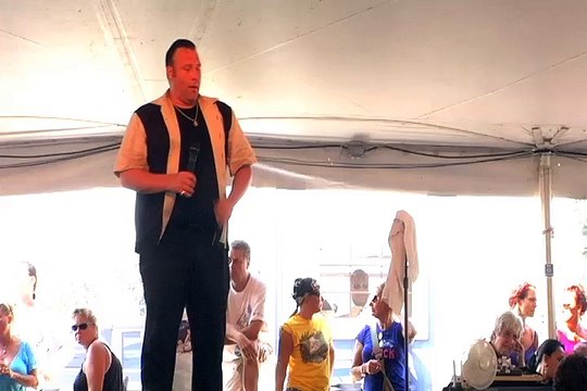 Scott Michael sings 'How Great Thou Art' Elvis Week 2012