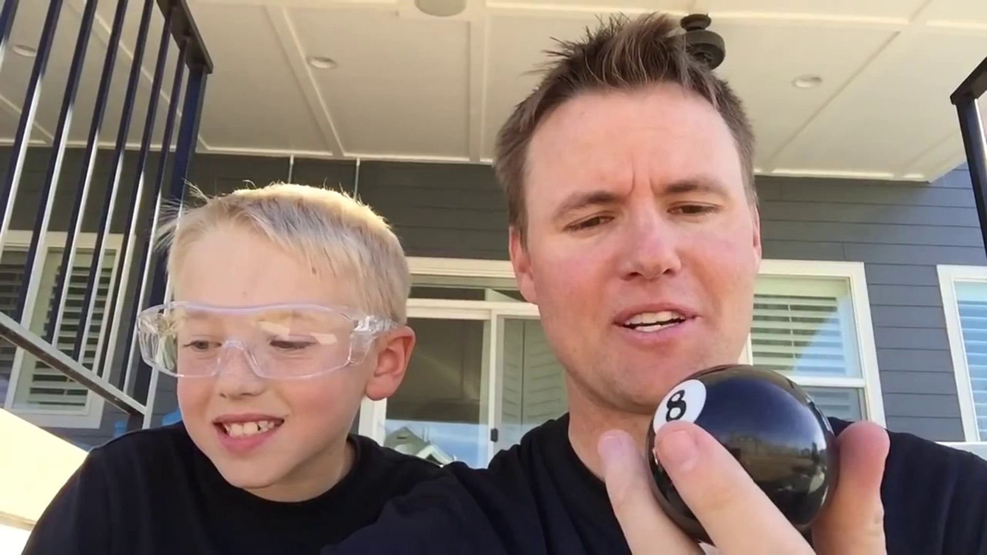 ⁣What's inside a Billiard Ball-
