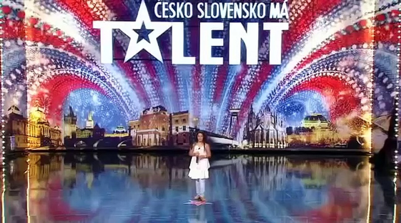 Cette petite fille va époustoufler les membres du jury par sa prestation !