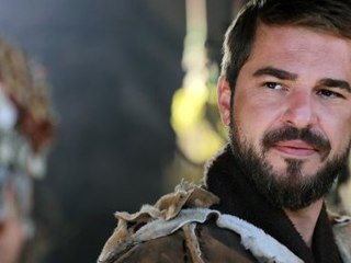 Diriliş Ertuğrul Ekibi Darbe Girişimine Tepki Verdi