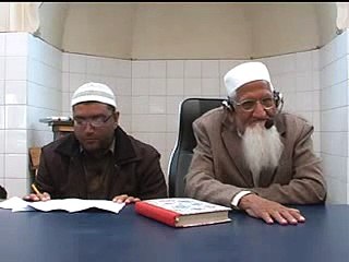 TAKHNO SE OOPER SHALWAR NAMAZ MEIN YA HAMESHA MOULANA ISHAQ