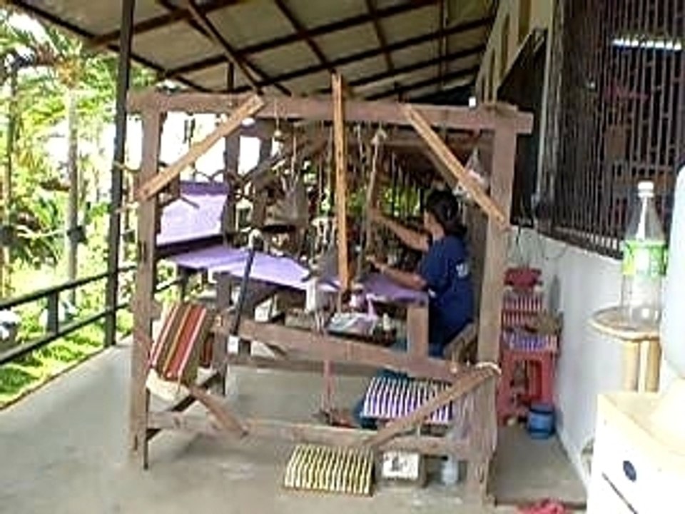 Tissage de la soir en Thaïlande