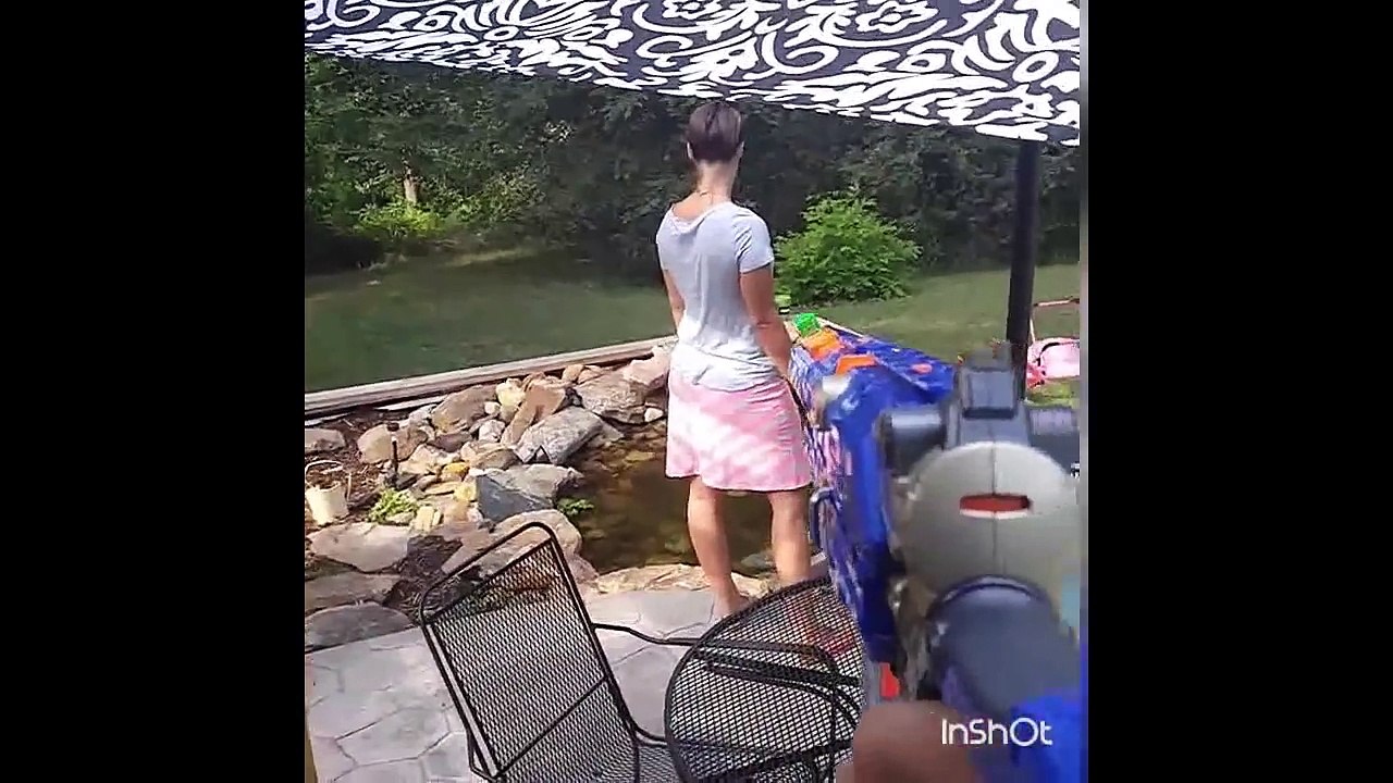 Tirer au fusil Nerf tous les jours sur sa femme... Embrouilles garanties