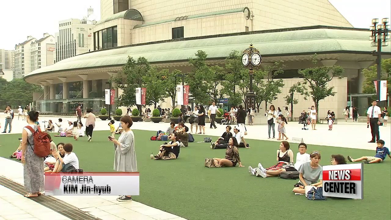 Even with heatwave and ozone watch issued, area residents still enjoy a beautiful sunny day in the midst of Monsoon seas