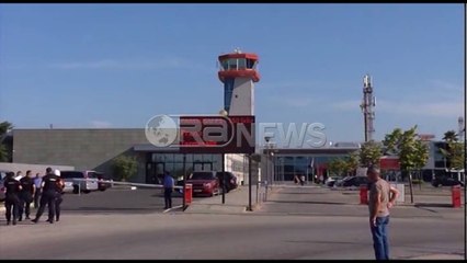 Ora News –  Grabitja në aeroport, gjendet një paruke 200 metër larg vendit ku u dogj makina