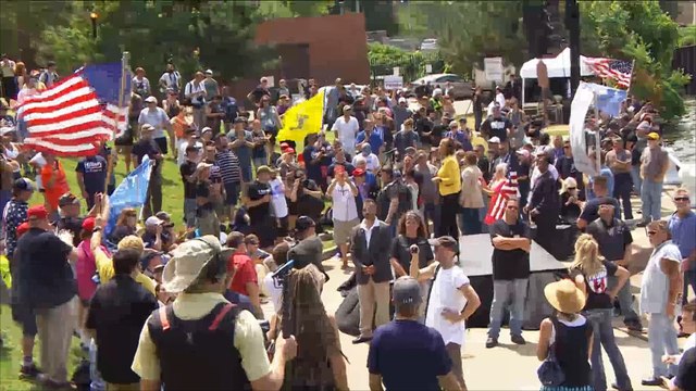 مظاهرات مؤيدة وأخرى معارضة لدونالد ترامب