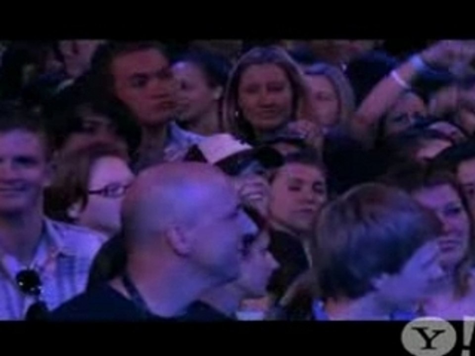 Walk Away - Yahoo Live Sets - Kelly Clarkson