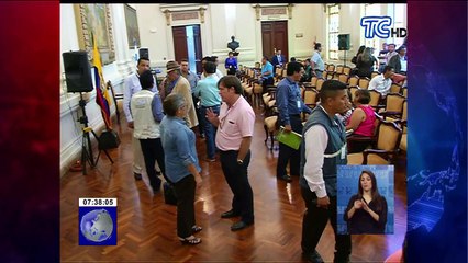 Gobernador del Guayas pide renuncia a comisarios