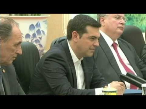 Kinezët mbulojnë me miliona euro kryeministrin Tsipras - Top Channel Albania - News - Lajme