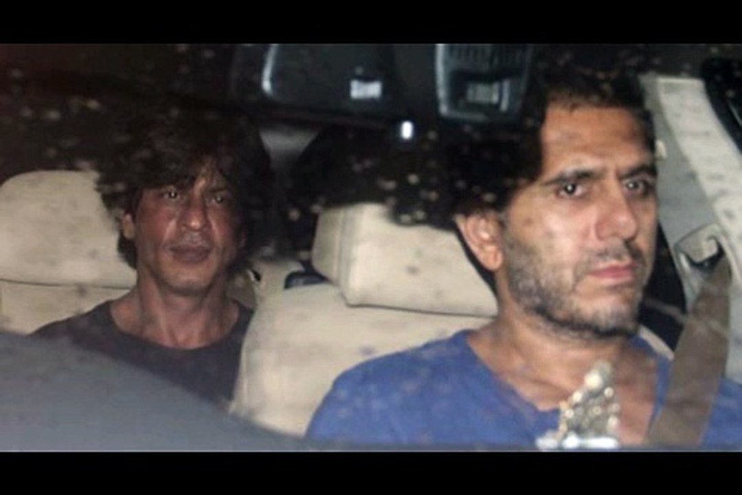 Shahrukh Khan is working very hard to avoid the clash between Raees and Kaabil