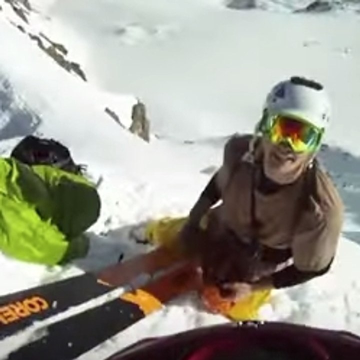 Un skieur survit à une chute effroyable