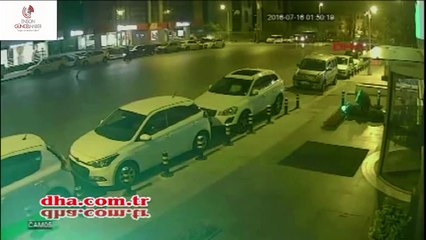 Darbe Girişiminde Tanklar vatandaşın üzerinde geçiyor