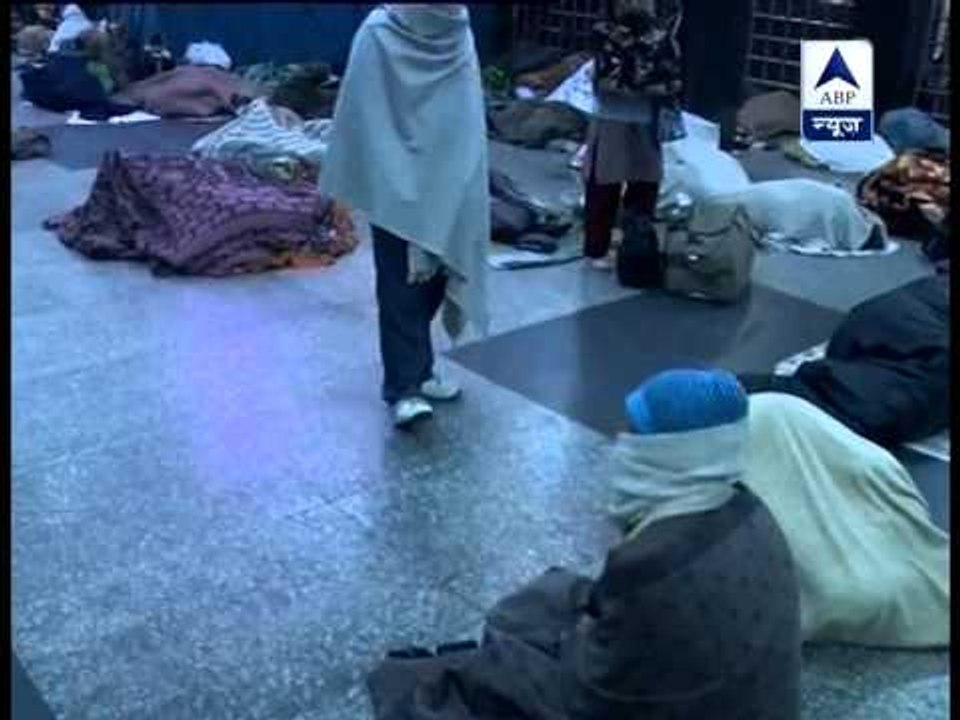 Cold wave continues affecting functioning of trains in Delhi