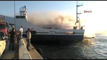 Çanakkale Yolcu Feribotundaki Saman Yüklü Kamyon Yandı