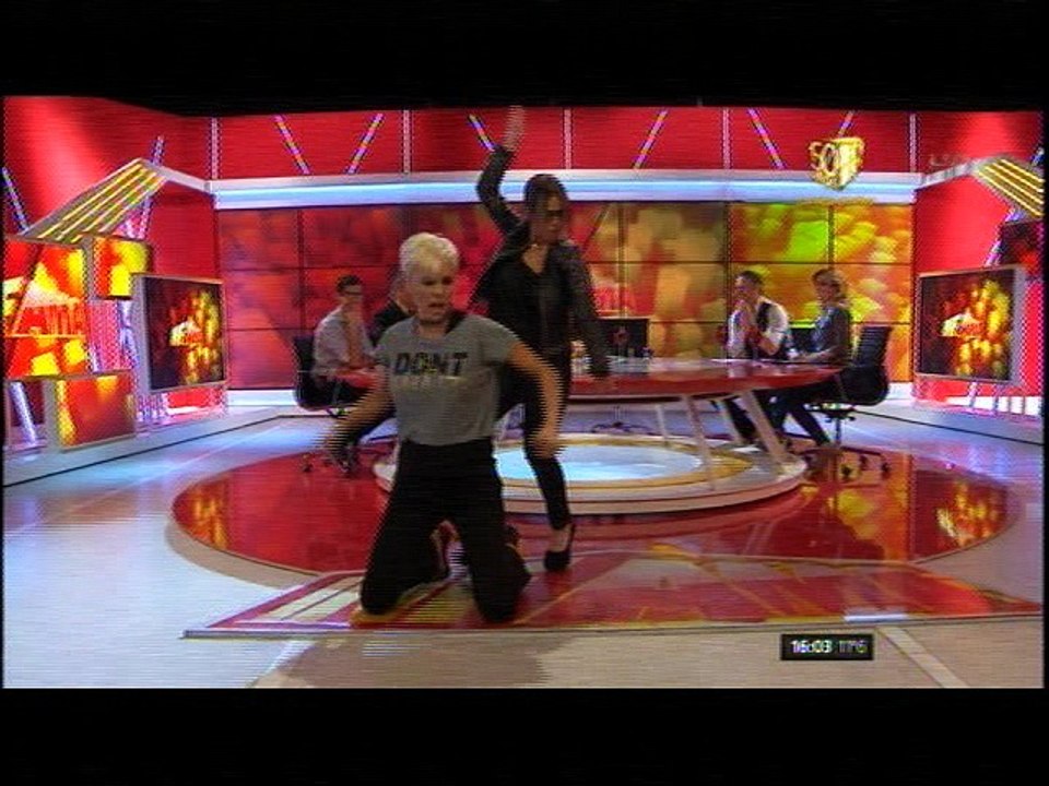 El desopilante baile de Denise Dumas y Pia Shaw