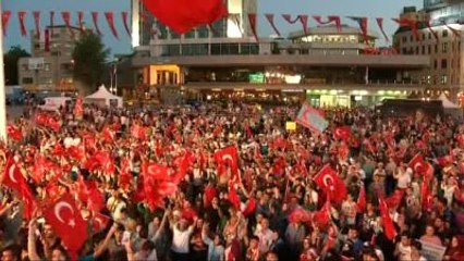 Taksim, Kısıklı ve Saraçhane'de "Demokrasi Nöbeti"