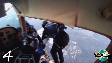 Des parachutistes filment leurs avions en flamme en plein vol !