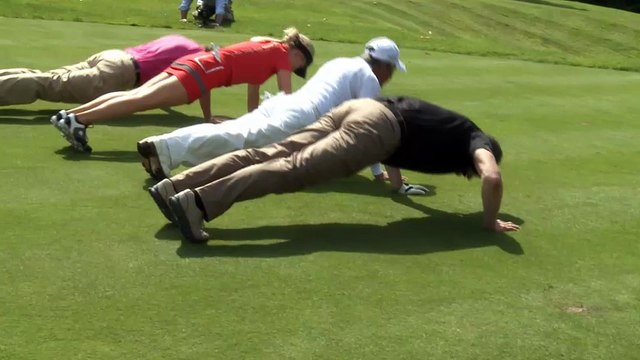 Wentworth - Séance de pompes et abdos sur le green