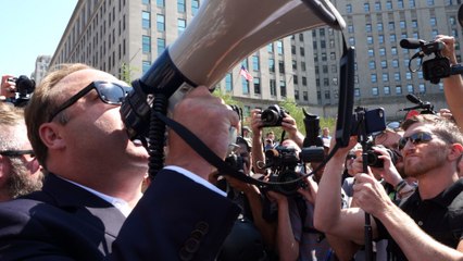 Alex Jones in scuffle outside RNC