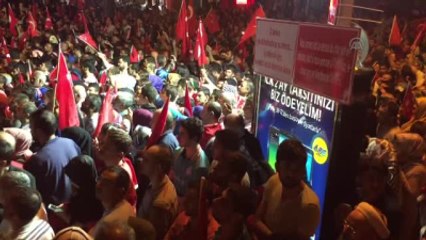 Fetö'nün Darbe Girişimine Tepkiler - Meydanlardan Yabancı Dilde Pankartlar