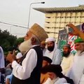 A Molvi Badly Bashing Abdul Sattar Edhi and raheel sharife