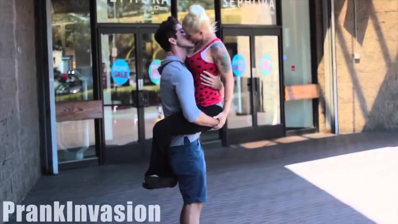 Ki$$ing Prank - Yoga P@nts H@t G!rl Game - Prank Invasion 2016
