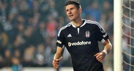 Fenerbahçe, Mario Gomez'i Transfer Etmek için Fiorentinayla Görüştü