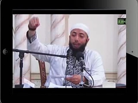 Ustadz Khalid Basalamah - Bagaimana Hukumnya solat di mesjid yg depannya ada kuburan