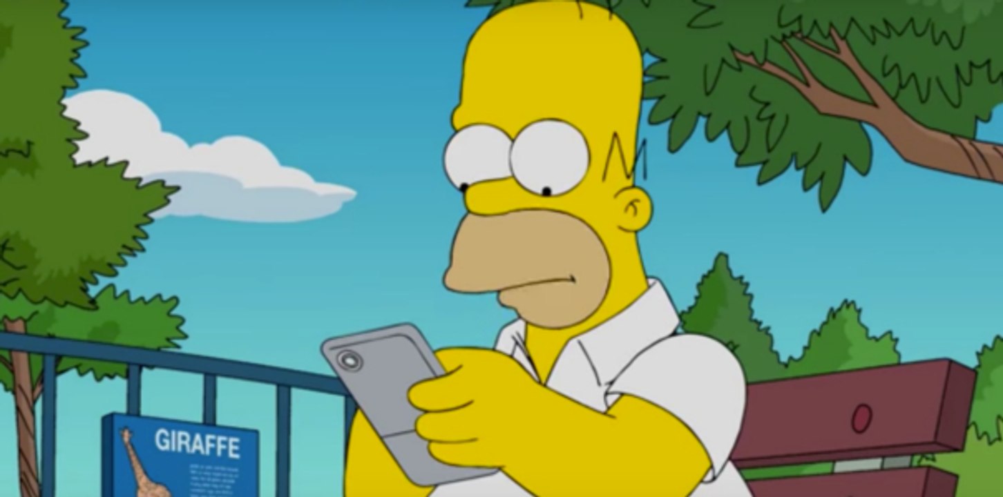 Homer Simpson también está enganchado a Pokémon Go