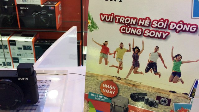 Showroom máy ảnh Sony bán máy ảnh Sony RX100M4 chính hãng uy tín