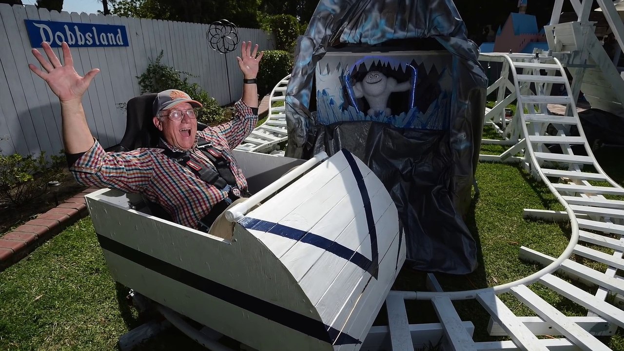 Un papy ingénieur transforme son jardin en parc d'attractions pour ses petits-enfants