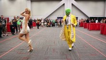 Deux cosplayers reproduisent à la perfection la chorégraphie du film « The Mask » !  (1)