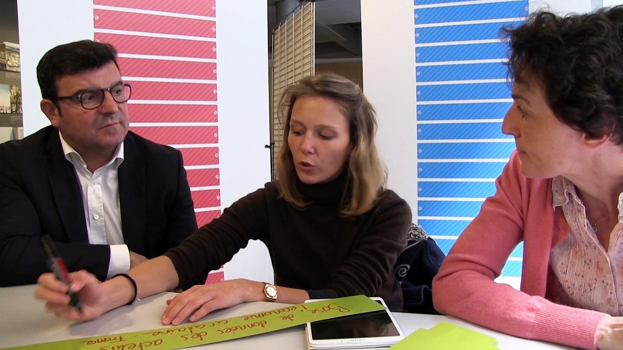 Échanges entre élus, architectes et entreprises